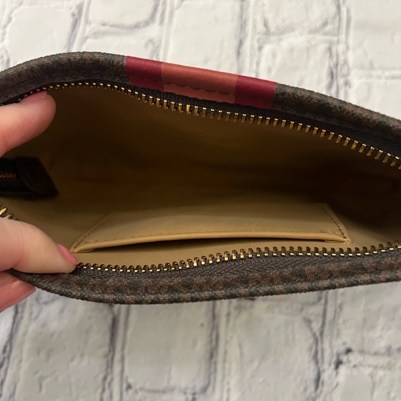 NEW Michael Kors Women's Belt Bag, Waist Bag, Brown Signature Stripe - Picture 6 of 7